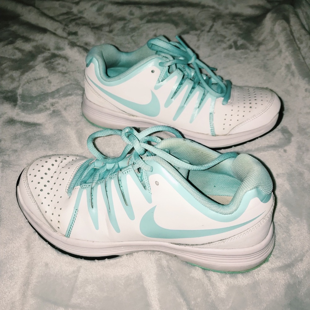 Women’s Nike Vapor Court Tennis Shoes